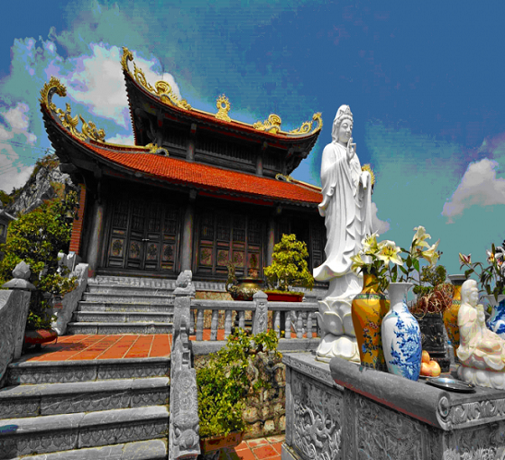 Du lịch tâm linh là gì? Những địa điểm du lịch tâm linh nổi tiếng ở Việt Nam