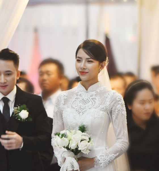 Phan Mạnh Quỳnh cưới vợ hotgirl sau 6 năm yêu đương nồng thắm