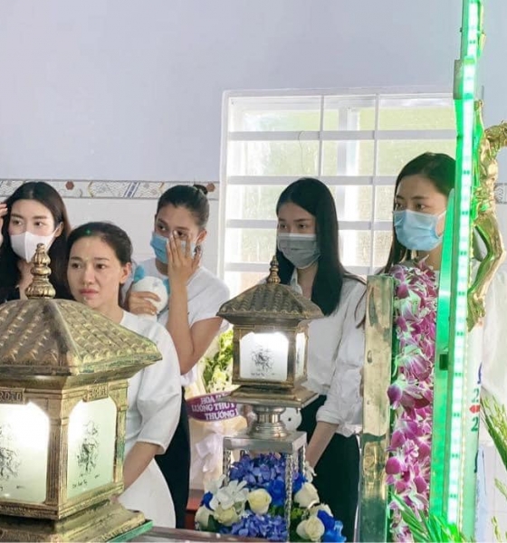 Hoa hậu Đỗ Mỹ Linh, Tiểu Vy, Lương Thuỳ Linh, Á hậu Phương Anh thăm hỏi gia đình bé gái 5 tuổi bị gã hàng xóm sát hại ở Vũng Tàu
