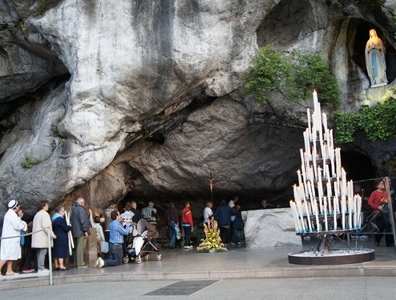 Ly kỳ dòng 'suối thánh' Lourdes ở Pháp có thể chữa bách bệnh, đến nay khoa học vẫn chưa lý giải được