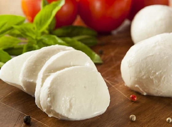 Năm Tân Sửu đến Italia thưởng thức mozzarella sữa trâu - 'bà hoàng của các loại pho mát' 