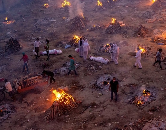 Ấn Độ giữa 'địa ngục' COVID-19: Khung sắt trong lò hỏa táng tan chảy vì không có thời gian để nguội