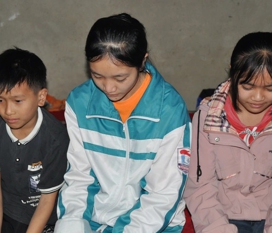 Không có tiền chữa u não, mẹ nghèo quyên sinh để lại 3 đứa con thơ đứng trước nguy cơ thất học