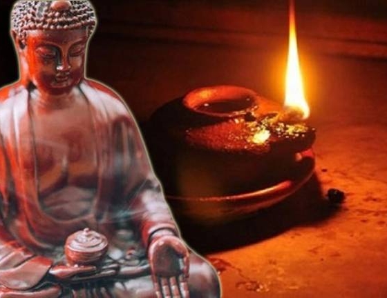 Câu chuyện Phật giáo 'ngọn đèn dầu không tắt' và lời Phật dạy về cách giúp người