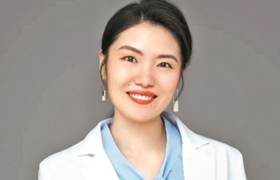 Cuộc đời truyền cảm hứng của thợ trang điểm khiếm thị: Khám phá bóng tối để tìm thấy ánh sáng!