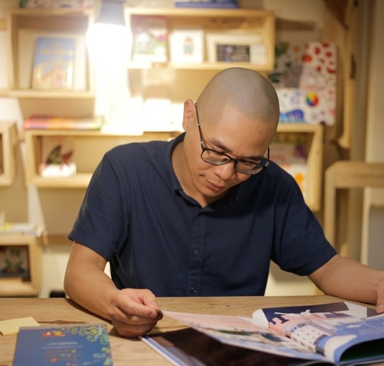 Người đàn ông mê sách giúp trẻ em tiếp cận tri thức miễn phí bằng nhà sách Mia Book house