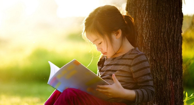 Read more about the article Hãy nói với con trẻ: Người thường xuyên đọc sách thắng ở điểm nào?