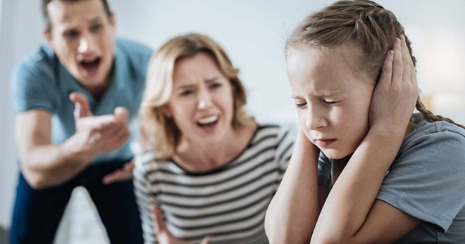 Read more about the article 3 cách giáo dục con sai lầm khiến trẻ hay cáu gắt và không nghe lời