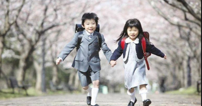 Read more about the article Học cha mẹ Nhật 4 tuyệt chiêu dạy con thành đứa trẻ tự lập, ham học, bản lĩnh