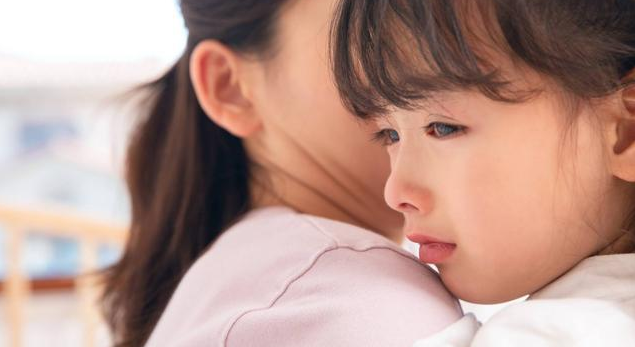 Read more about the article Tại sao trẻ bị mắng lại đòi ôm mẹ: Lý do khiến nhiều cha mẹ hối hận vô cùng