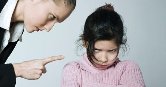 Read more about the article Đừng biến trẻ bình thường thành kém cỏi: 7 hành vi cha mẹ cần bỏ ngay