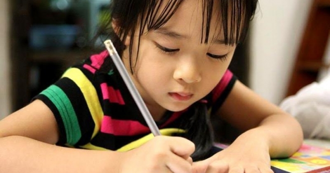 Read more about the article Có nên để trẻ “đọc thông viết thạo” trước khi vào lớp 1?
