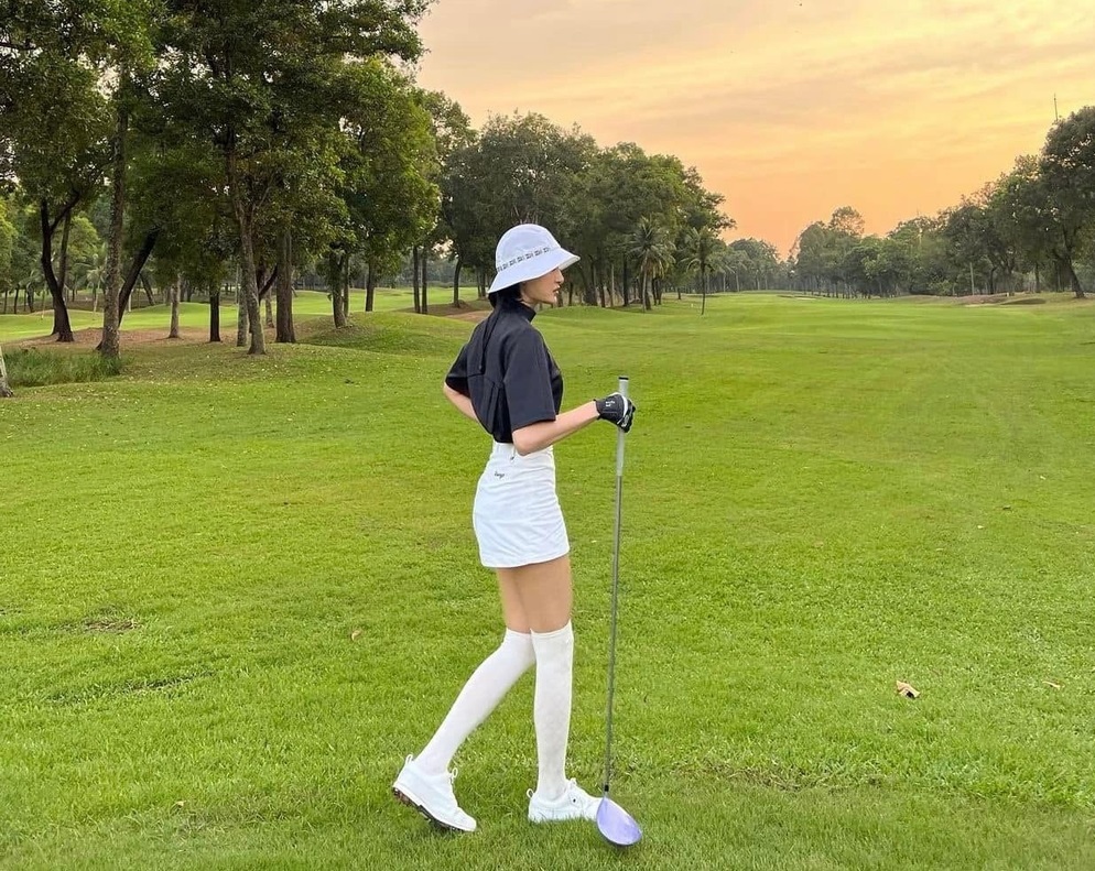 hien_ho_choi_golf