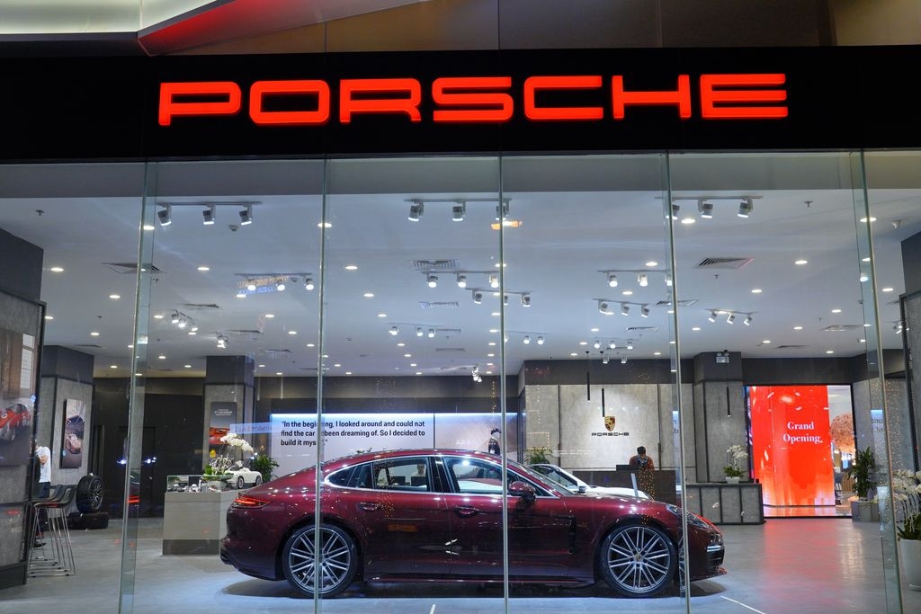 Nhân viên SeABank bán trộm siêu xe Porsche Macan của khách hàng
