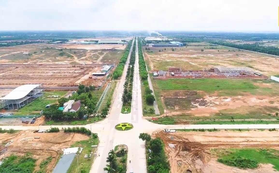 Vợ chồng Bí thư Huyện ủy Long Thành có 30 thửa đất, diện tích 92.765 m2