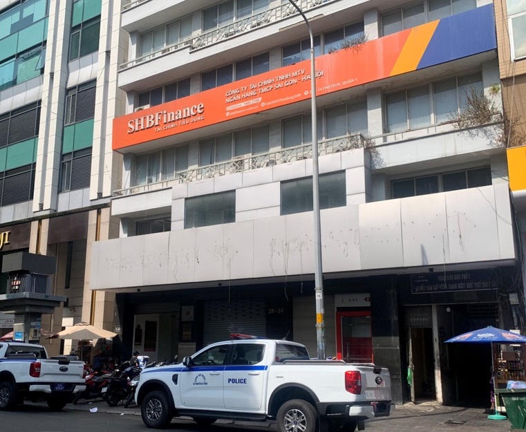 Cảnh sát kiểm tra công ty tài chính ở TP.HCM