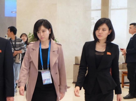 Nữ ca sỹ quyền lực cùng đoàn Triều Tiên thăm nhiều cơ sở kinh tế ở Hà Nội