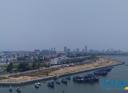 Thủ tướng yêu cầu Đà Nẵng xử lý các dự án lấn sông Hàn