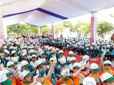 Tỉnh Hà Nam tổ chức lễ phát động chương trình Sữa học đường