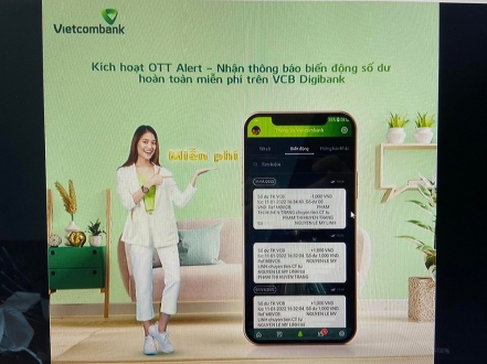 Vietcombank lên tiếng về phí SMS Banking đắt đỏ