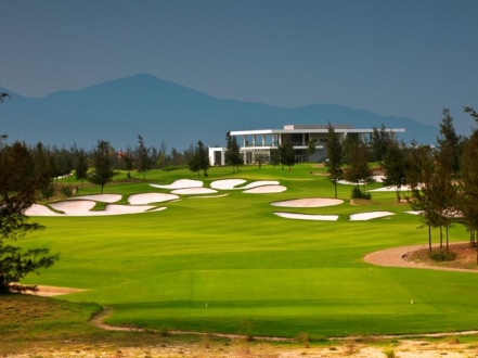 OceanBank bán khoản nợ xấu hơn 800 tỷ đồng của ông chủ sân golf Đầm Vạc