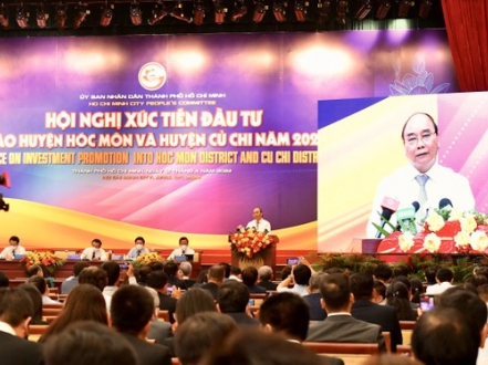 Chủ tịch nước Nguyễn Xuân Phúc: Thu hút đầu tư, tạo công ăn việc làm và giá trị bền vững cho huyện Hóc Môn, Củ Chi
