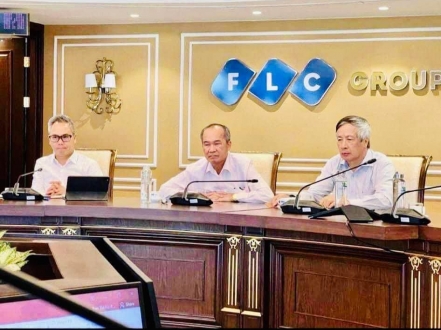 Xuất hiện hình ảnh Chủ tịch Sacombank Dương Công Minh ngồi ghế “chủ tọa” ở trụ sở FLC