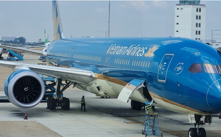 Vietnam Airlines đối diện nguy cơ bị hủy niêm yết?