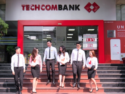 Techcombank tăng lãi suất huy động lên 8,7%/năm