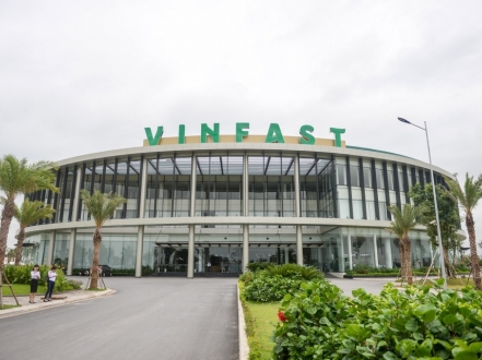 Tỷ phú Phạm Nhật Vượng đã rót bao nhiêu tiền vào VinFast