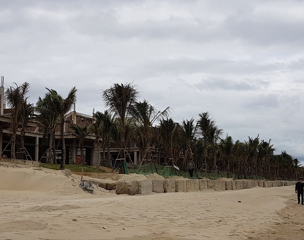 Đà Nẵng: Xây hàng chục biệt thự lấn biển