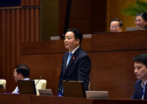 Bộ trưởng Trần Hồng Hà: 'Thấy người nước ngoài mua đất thì báo tôi'