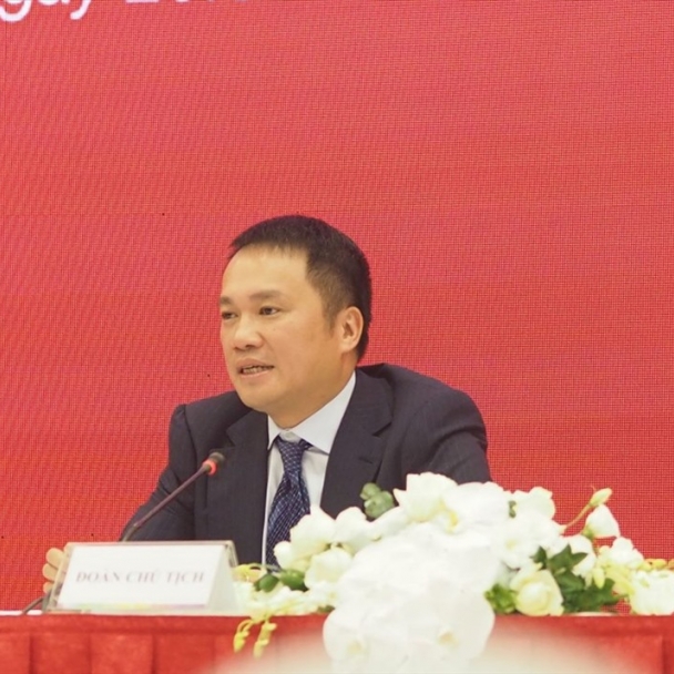 Chủ tịch Techcombank Hồ Hùng Anh nói gì về việc không chia cổ tức