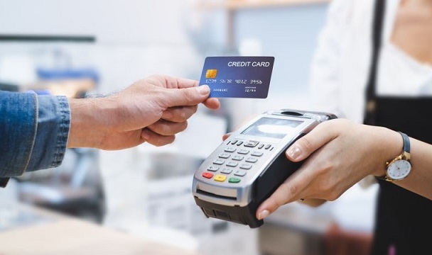 Phí thẻ tín dụng của ngân hàng nào đắt nhất?