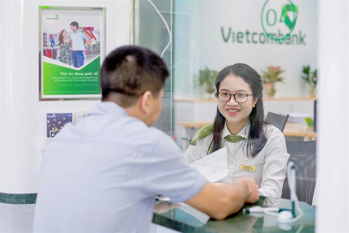 Vietcombank vượt Vingroup trở thành doanh nghiệp vốn hóa lớn nhất sàn chứng khoán 