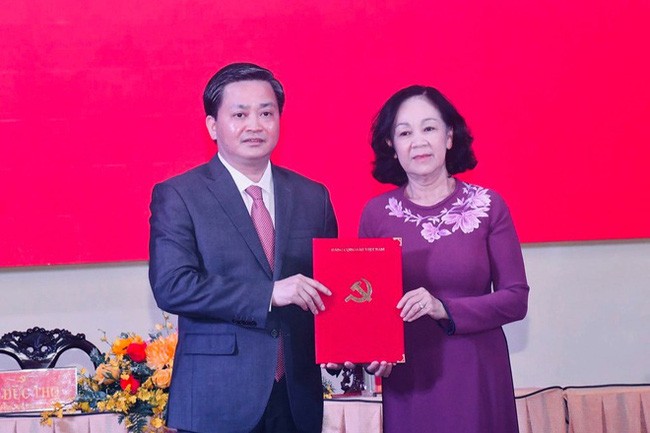 Chủ tịch HĐQT Ngân hàng VietinBank giữ chức Bí thư Tỉnh ủy Bến Tre