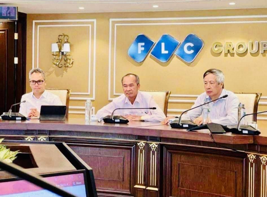 Xuất hiện hình ảnh Chủ tịch Sacombank Dương Công Minh ngồi ghế “chủ tọa” ở trụ sở FLC