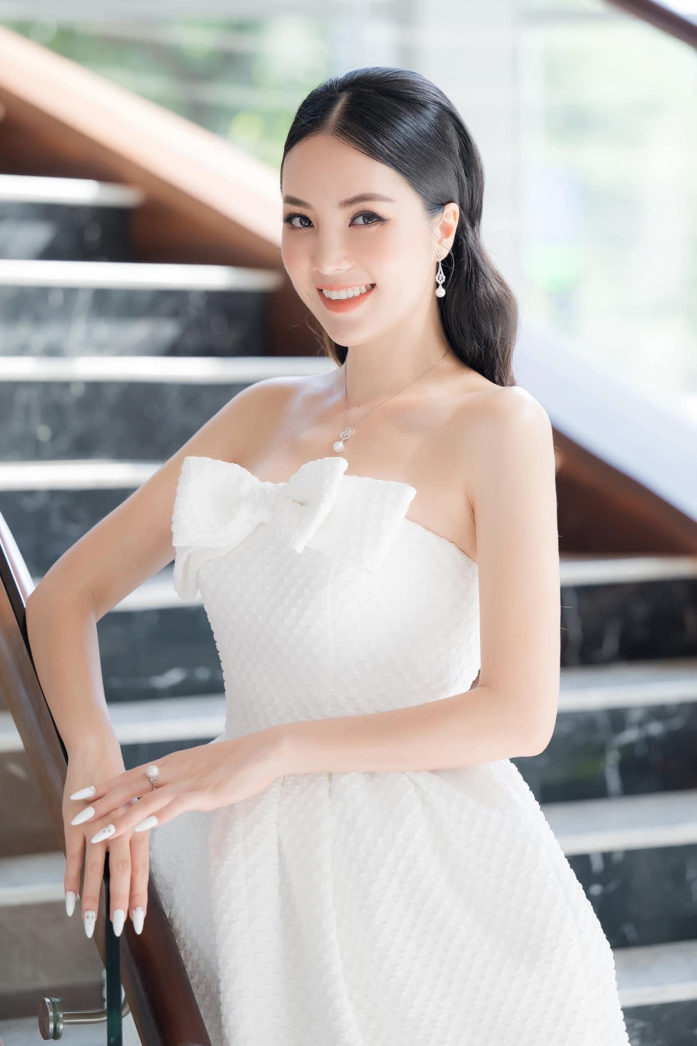 Để con có môi trường học tập tốt, Á hậu Thụy Vân không ngần ngại chi số tiền Sao Việt chi “mạnh tay” học phí cho con 7