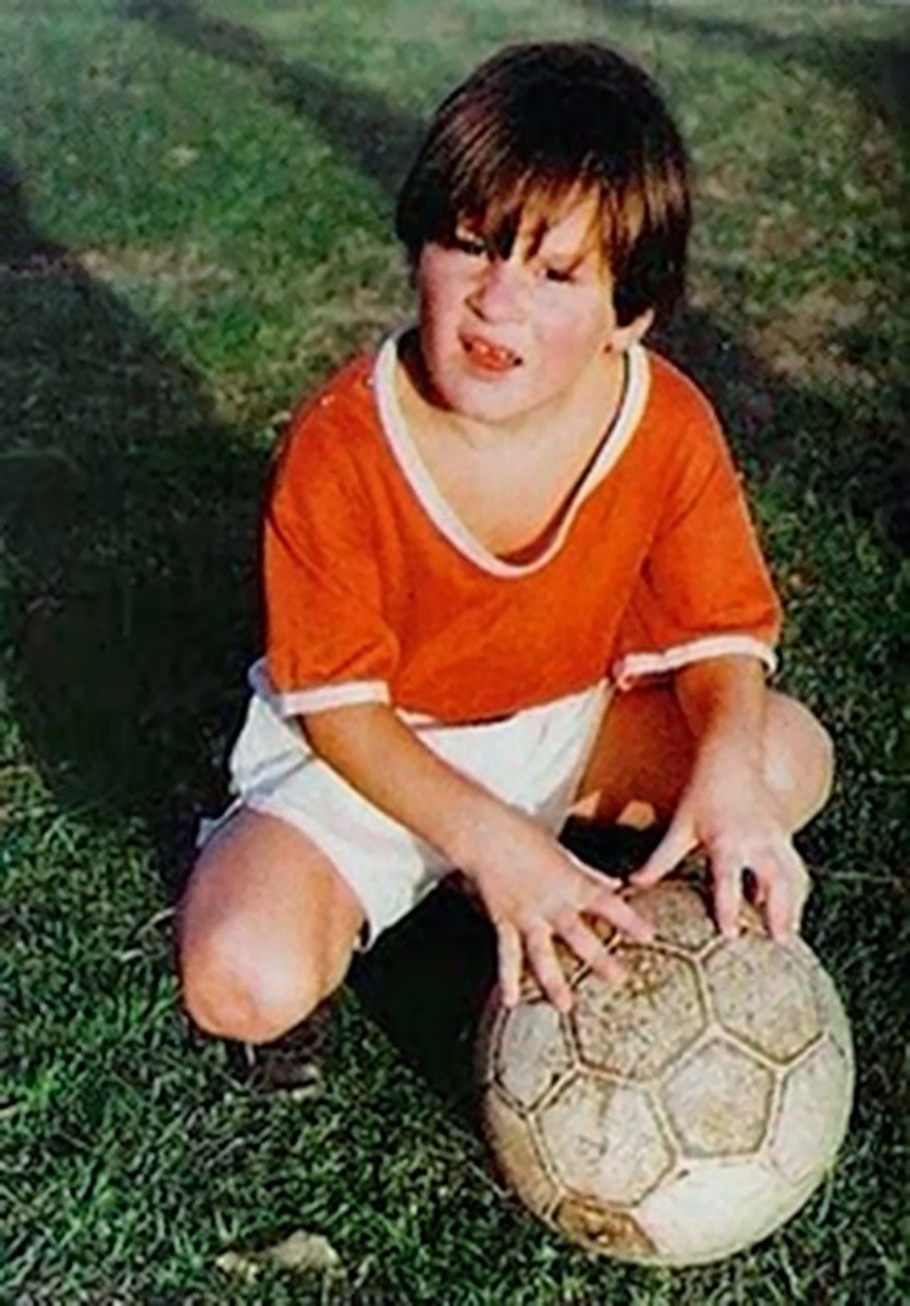 Lionel Messi: Sự vươn lên vượt xa những khó khăn từ tuổi thơ ấu 2