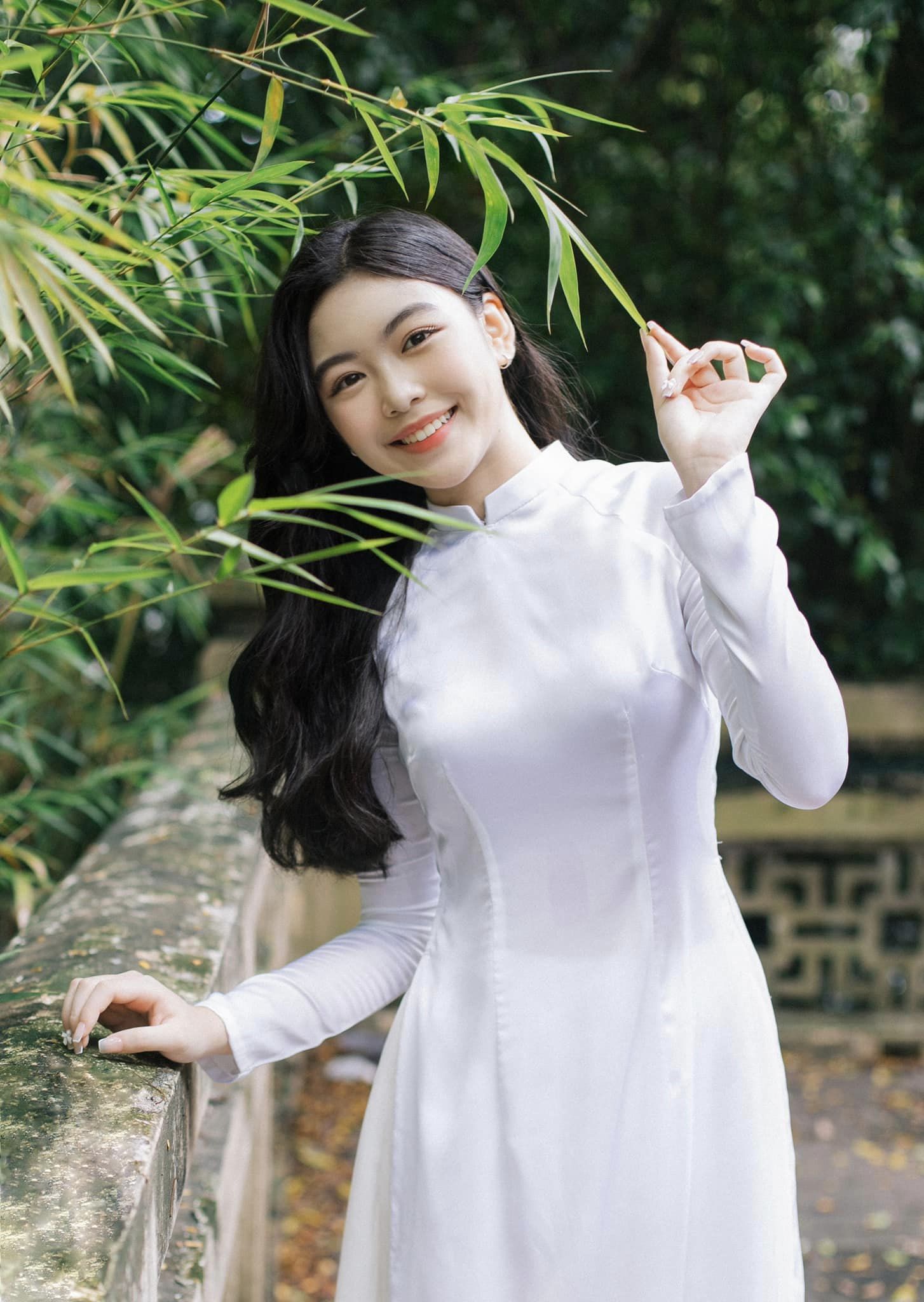 Lọ Lem được nhận xét là người sống tình cảm, luôn quan tâm đến gia đình (Ảnh: Mỹ Linh). 292137020_408408984684000_2037306134402459855_n
