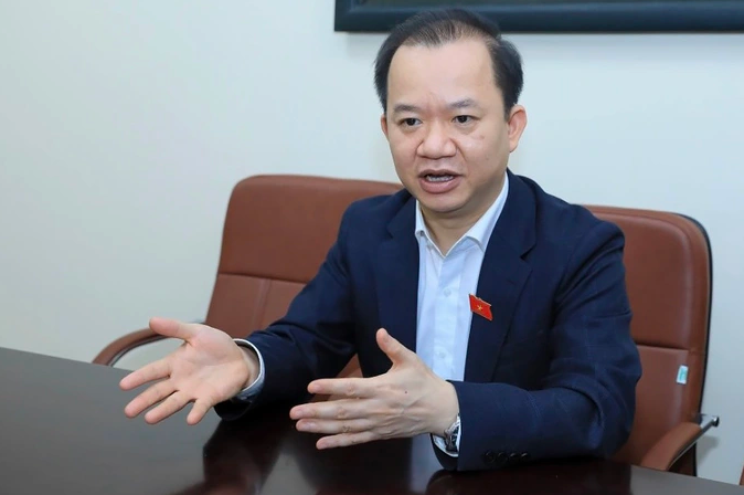 PGS.TS Bùi Hoài Sơn - Ủy viên Thường trực Ủy ban Văn hóa, Giáo dục của Quốc hội (Ảnh: Quốc Chính). Tranh cãi việc giành giật manh chiếu cầu con trai tại lễ hội Đúc Bụt