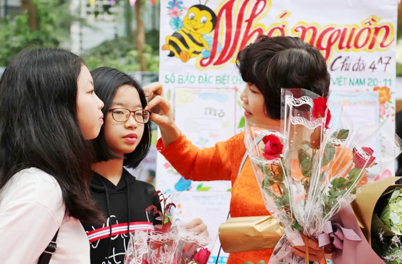 Giao tiếp là sợi dây gắn nhất để kết nối giáo viên và học sinh. Ảnh minh họa a-10-11-4921