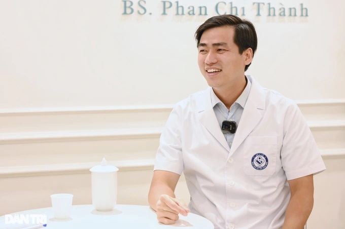 Thạc sĩ, bác sĩ Phan Chí Thành, Chánh văn phòng Trung tâm Đào tạo và Chỉ đạo tuyến, Bệnh viện Phụ sản Trung ương (Ảnh: Trịnh Nguyễn). z3643377456646824577e3c40