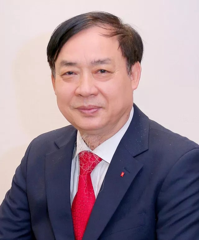 Ông Hà Đình Bốn, Phó chủ tịch Hội bảo vệ quyền trẻ em Việt Nam. 2