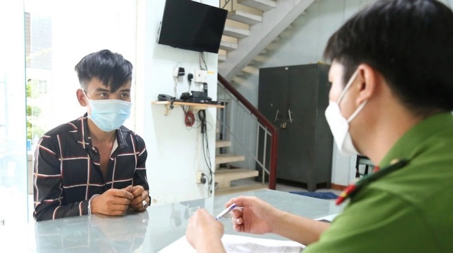 Một đối tượng bị bắt giữ vì tội Hiếp dâm người dưới 16 tuổi. Ảnh: vov hiep-dam-binh-duonghiep-dam-binh-duong