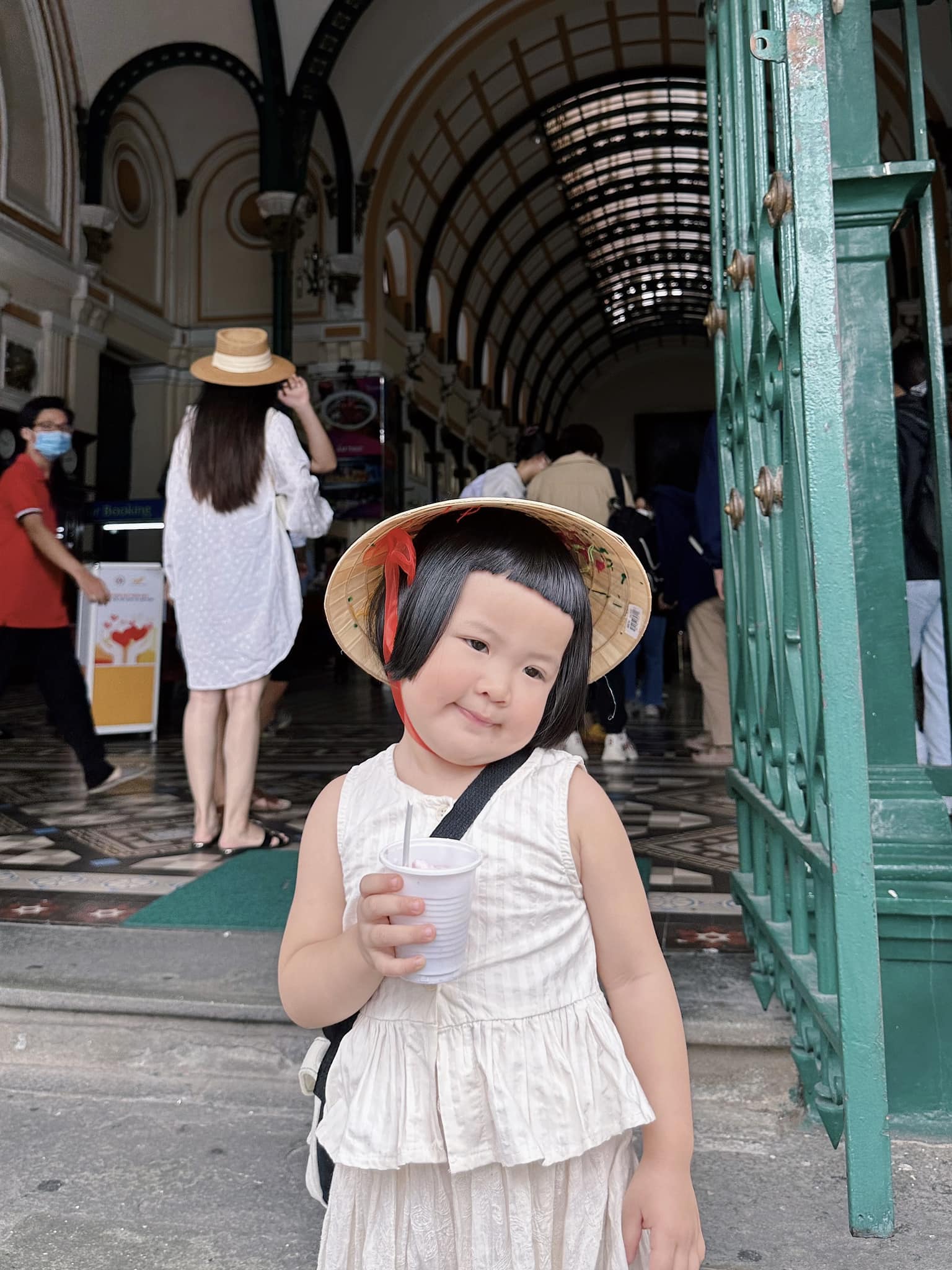 Hình ảnh đáng yêu của Bánh Bao trong chuyến đi TPHCM khiến các Be Banh Bao dang yeuBe Banh Bao dang yeu