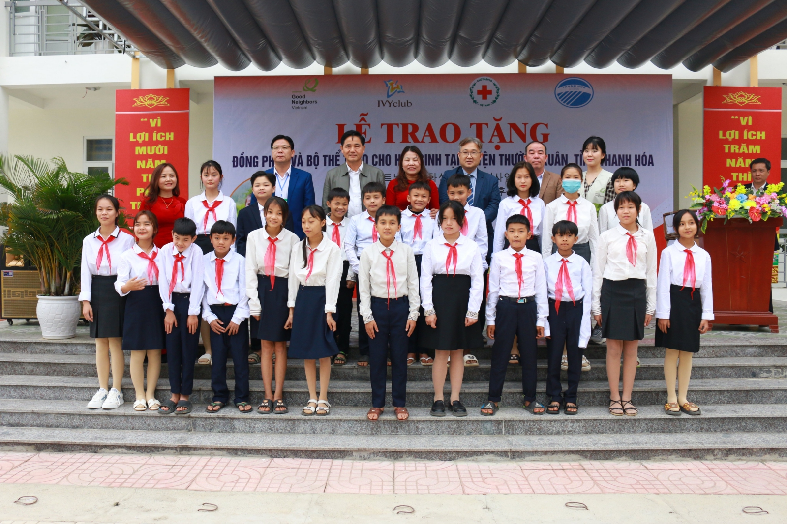 Với mong muốn mang lại những thay đổi tích cực hơn cho trẻ em Việt Nam, GNI không ngừng nỗ lực kết nối với các nhà tài trợ trong và ngoài nước để mang đến những món quà thiết thực, góp phần cải thiện điều kiện sống, học tập cho các em (Ảnh: GNI). GNI 6GNI 6