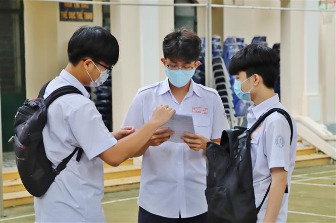 Hà Nội tạm thời chưa thực hiện thu học phí năm học 2022-2023
