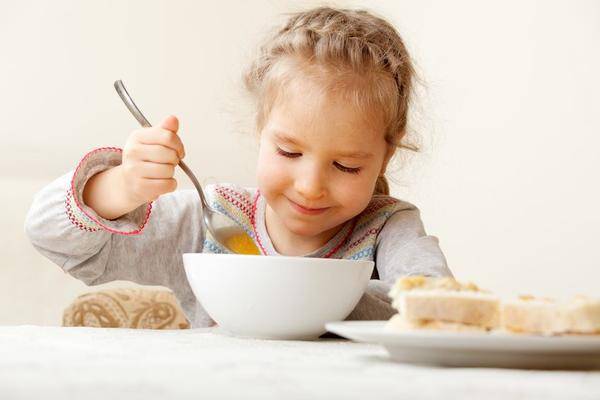 Chế độ dinh dưỡng hàng ngày giúp trẻ cao lớn và khỏe mạnh