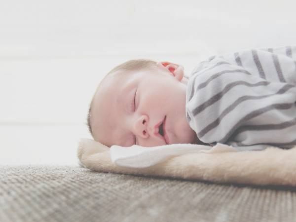 Sử dụng máy tạo độ ẩm có gây viêm phổi cho trẻ?